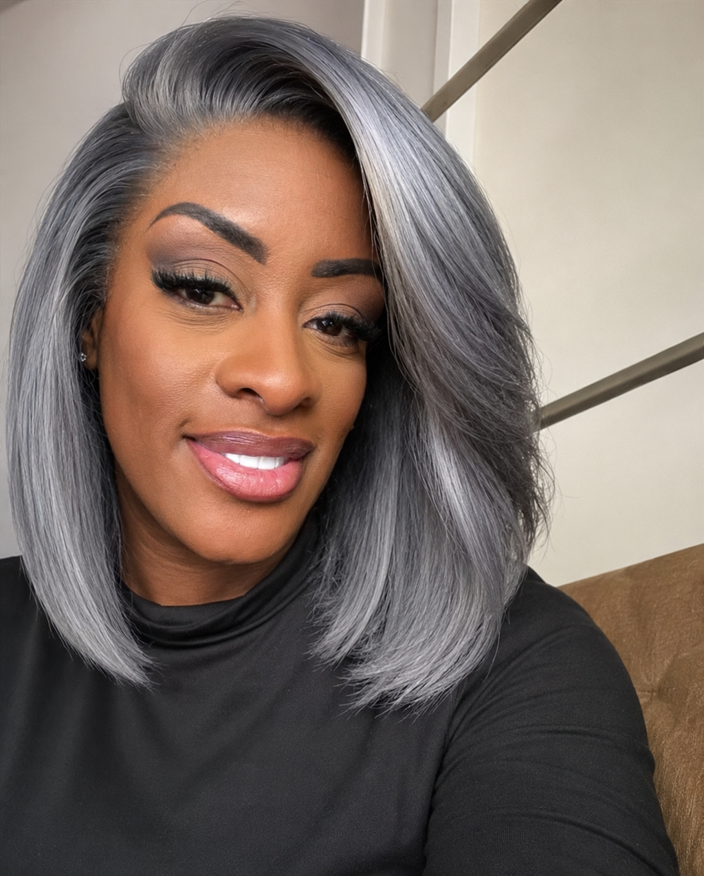 Silver Ash Bob Lace Wig – Zilvergrijze Bob met Side Part | Raw Donor Hair (14 inch)